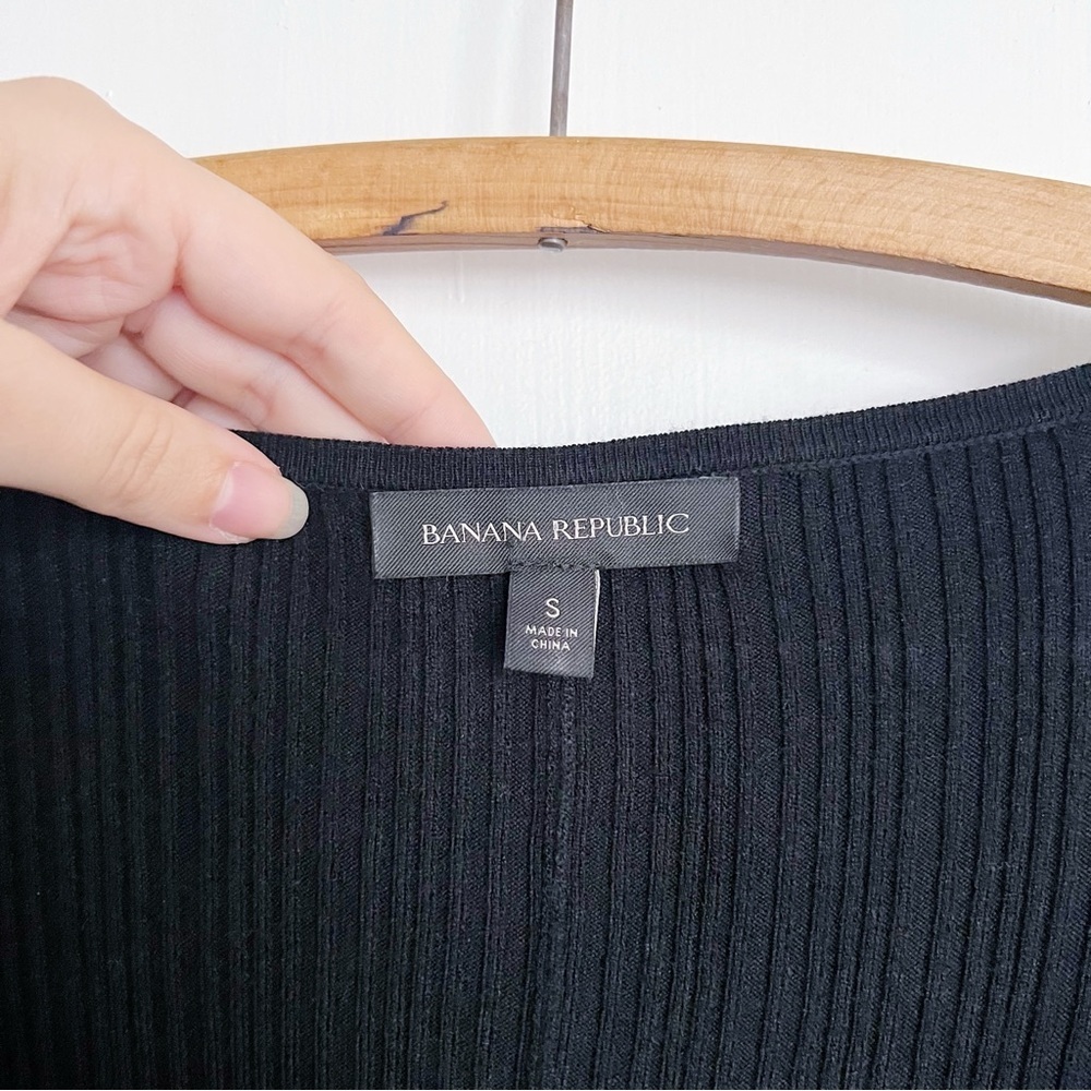 Banana Republic • Ribbed V-Neck Sweater Dress midi knit black cozy flare a-line - Picture 4 of 10